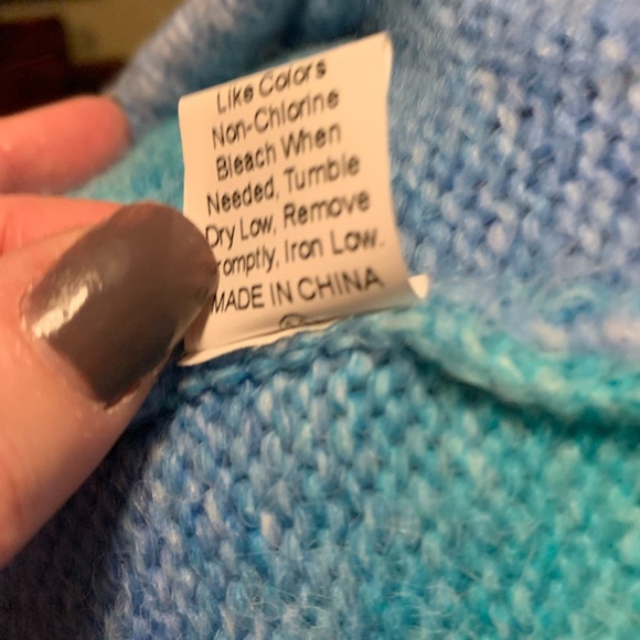 NWOT Shein Multi Colored Ombré Cropped button front sweater - Picture 12 of 12